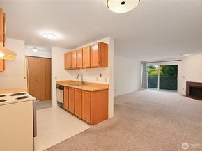 10501 8th Avenue NE 417, Seattle WA 98125