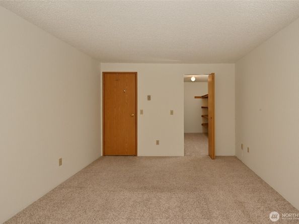 10501 8th Avenue NE 417, Seattle WA 98125