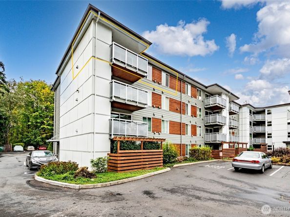 10501 8th Avenue NE 417, Seattle WA 98125