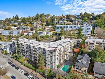 2253 Gilman Drive W