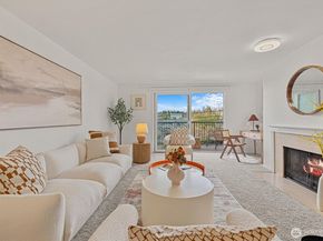 2253 Gilman Drive W 104, Seattle WA 98119