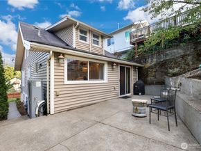 1719 Gregory Way, Bremerton WA 98337