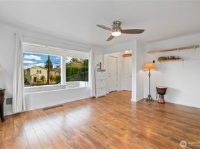 1719 Gregory Way, Bremerton WA 98337