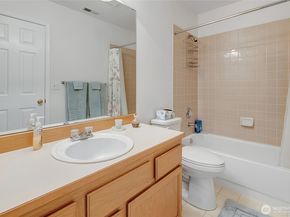 15929 67th Lane NE 3, Kenmore WA 98028