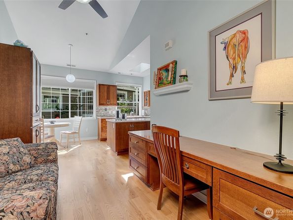 15929 67th Lane NE 3, Kenmore WA 98028