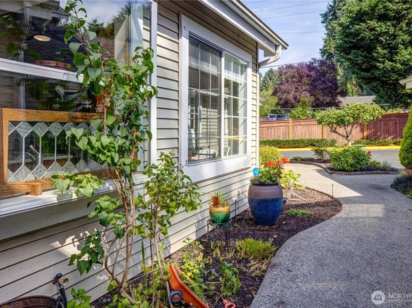 15929 67th Lane NE 3, Kenmore WA 98028