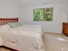 15929 67th Lane NE 3, Kenmore WA 98028