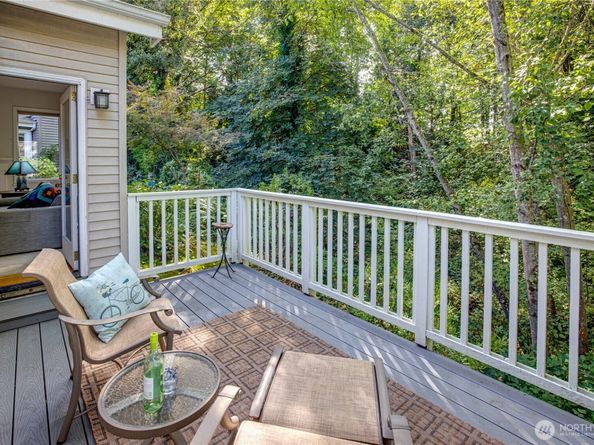 15929 67th Lane NE 3, Kenmore WA 98028