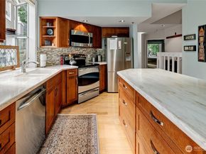 15929 67th Lane NE 3, Kenmore WA 98028