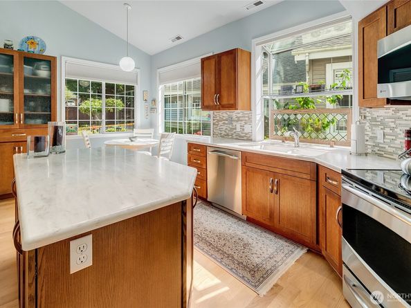 15929 67th Lane NE 3, Kenmore WA 98028
