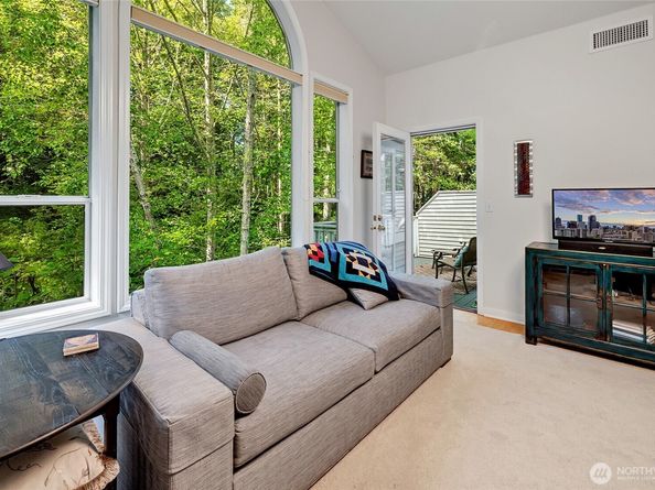 15929 67th Lane NE 3, Kenmore WA 98028