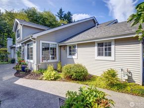 15929 67th Lane NE 3, Kenmore WA 98028