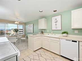 233 3rd Avenue S 304, Edmonds WA 98020
