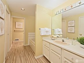 233 3rd Avenue S 304, Edmonds WA 98020