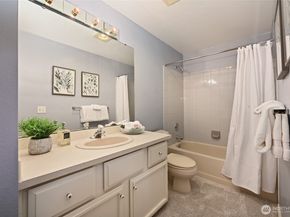 233 3rd Avenue S 304, Edmonds WA 98020