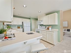 233 3rd Avenue S 304, Edmonds WA 98020