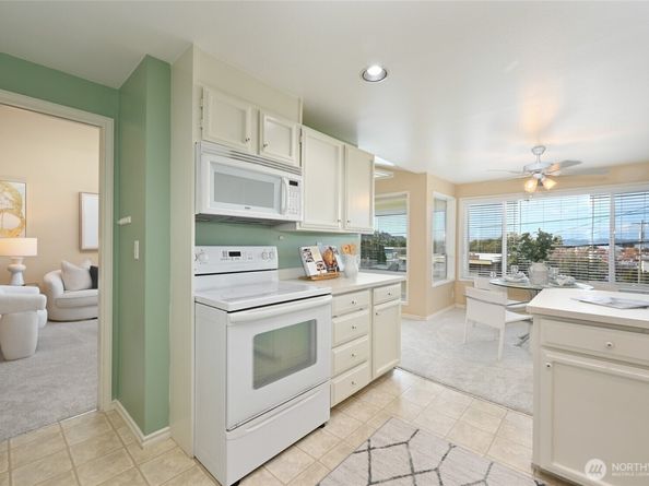 233 3rd Avenue S 304, Edmonds WA 98020