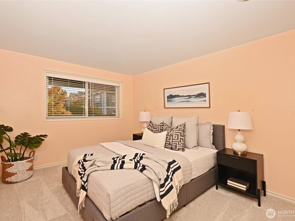 233 3rd Avenue S 304, Edmonds WA 98020