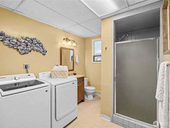 2008 E Lake Sammamish Parkway NE, Sammamish WA 98074