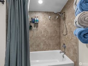 1251 S 230th Street, Des Moines WA 98198