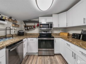 1251 S 230th Street, Des Moines WA 98198