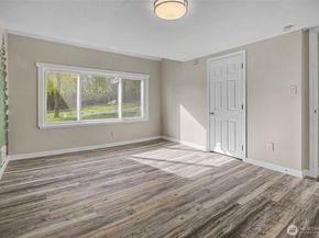 1251 S 230th Street, Des Moines WA 98198