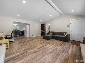 1251 S 230th Street, Des Moines WA 98198