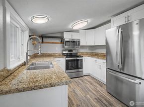 1251 S 230th Street, Des Moines WA 98198