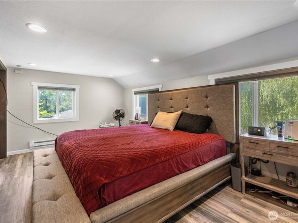 1251 S 230th Street, Des Moines WA 98198