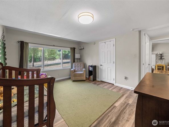 1251 S 230th Street, Des Moines WA 98198