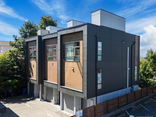 123 20th Avenue, Seattle WA 98122