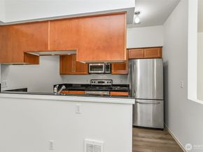 14821 29th Avenue W. K101, Lynnwood WA 98087