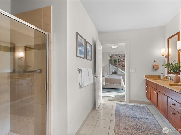 55 Pine Street 203, Edmonds WA 98020