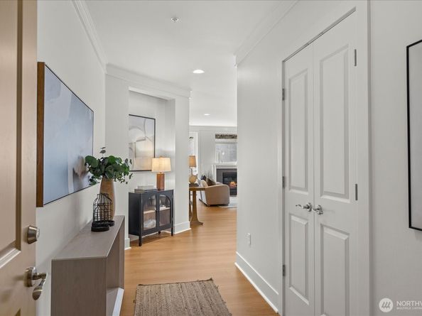 55 Pine Street 203, Edmonds WA 98020