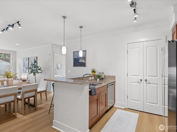 55 Pine Street 203, Edmonds WA 98020