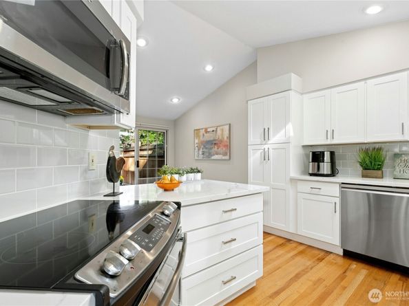 15865 Northup Way 41, Bellevue WA 98008