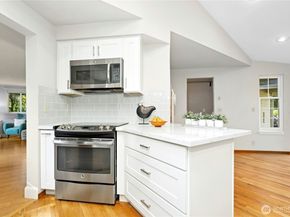 15865 Northup Way 41, Bellevue WA 98008