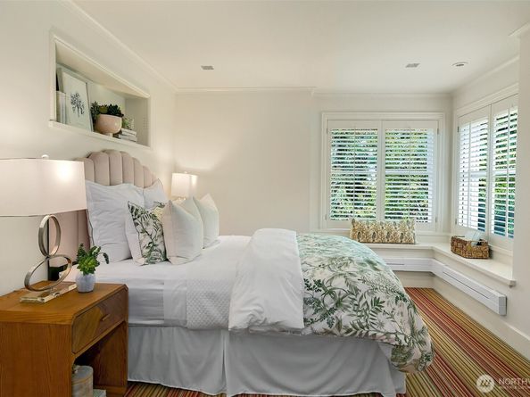 1065 Summit Avenue E, Seattle WA 98102