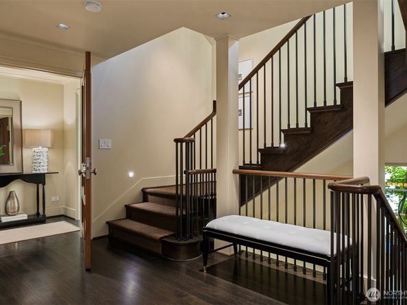 1065 Summit Avenue E, Seattle WA 98102