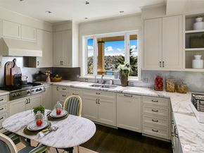 1065 Summit Avenue E, Seattle WA 98102