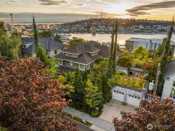1065 Summit Avenue E, Seattle WA 98102