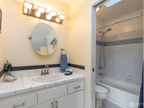 616 29th Avenue E Unit 5, Seattle WA 98112