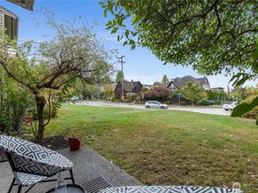 616 29th Avenue E Unit 5, Seattle WA 98112