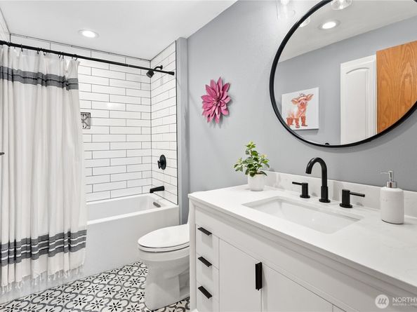 8831 Rivercrest Avenue, Everett WA 98208