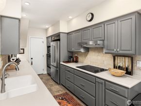 5815 NE Baker Hill Road, Bainbridge Island WA 98110