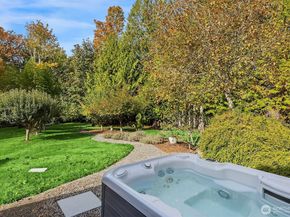 5815 NE Baker Hill Road, Bainbridge Island WA 98110