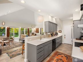 5815 NE Baker Hill Road, Bainbridge Island WA 98110