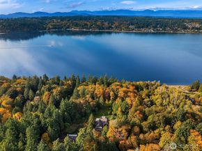 5815 NE Baker Hill Road, Bainbridge Island WA 98110