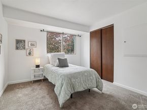 1261 150th Avenue SE, Bellevue WA 98007