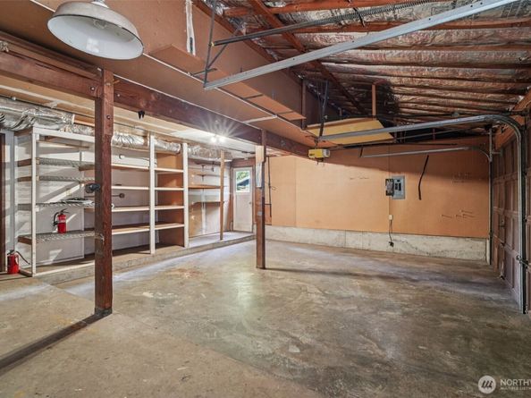 1261 150th Avenue SE, Bellevue WA 98007